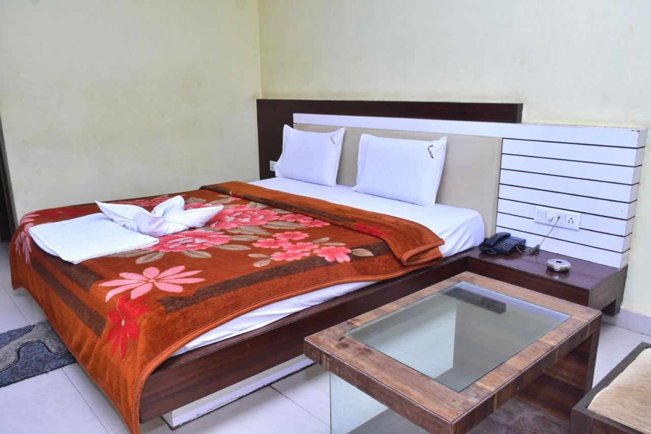 Hotel Mid East Haridaspur Zewnętrze zdjęcie