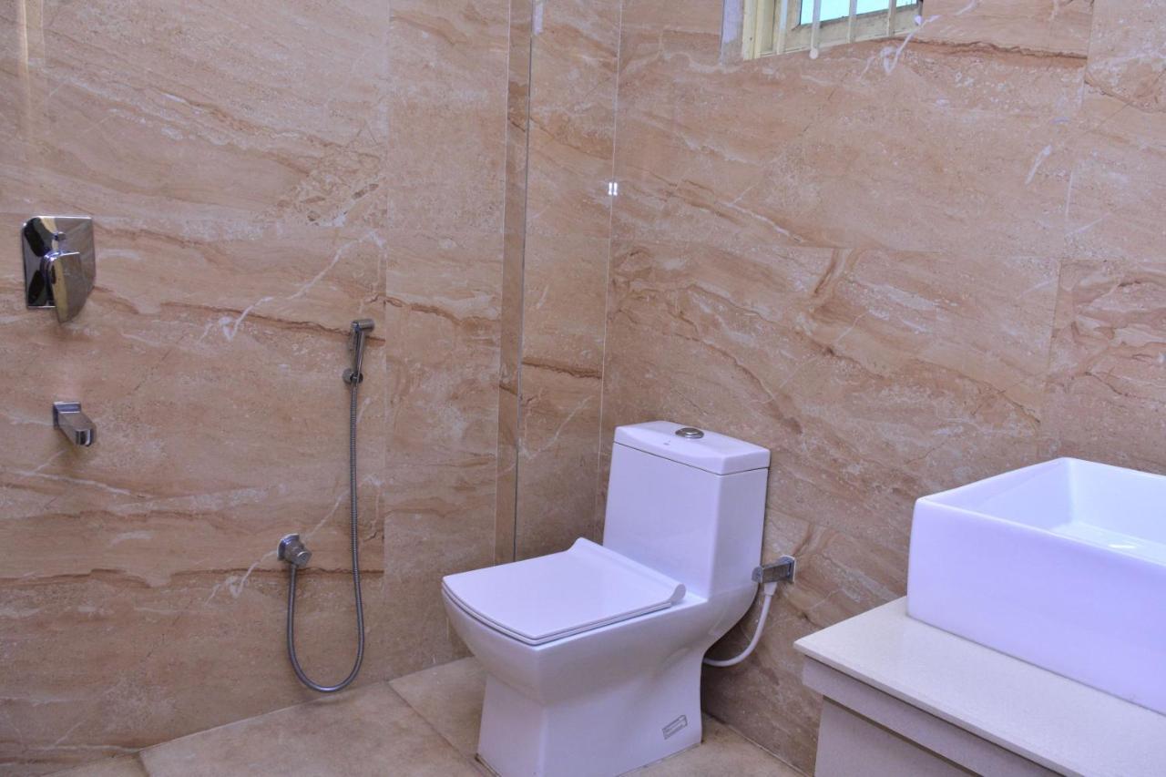 Hotel Mid East Haridaspur Zewnętrze zdjęcie