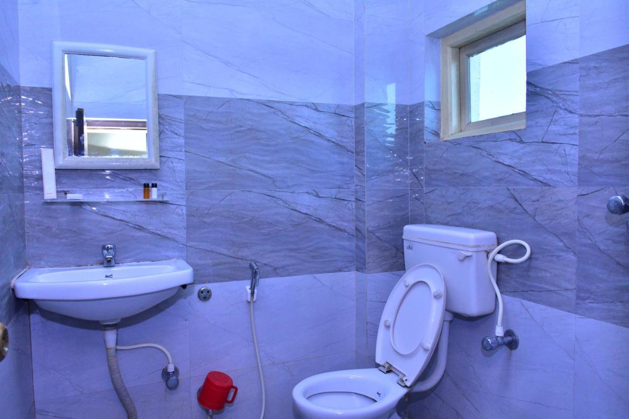 Hotel Mid East Haridaspur Zewnętrze zdjęcie